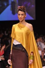 Model walk the ramp for Payal Khandwala show at LFW 2013 Day 3 in Grand Haytt, Mumbai on 25th Aug 2013 (40).JPG